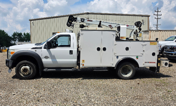 service truck USED 2016 Ford F550 Service Truck