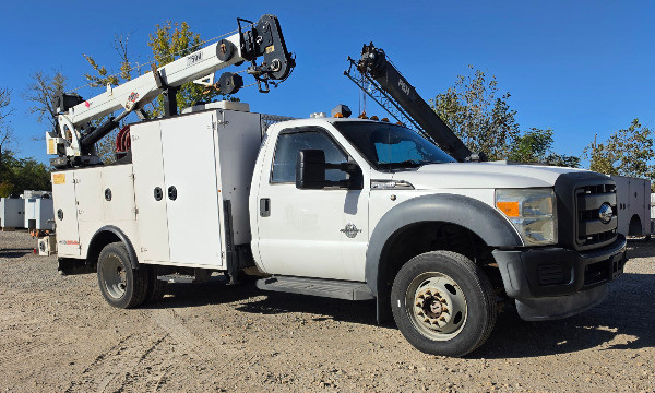 service truck USED 2016 Ford F550 Service Truck