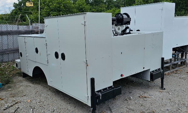 service truck Dom 1, 7500 25' or 30' Crane Package