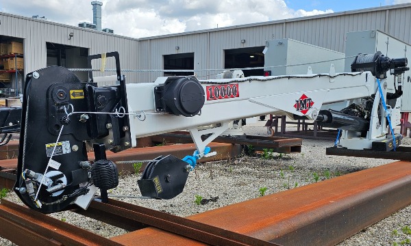 service truck REBUILT IMT 25' 10000# Telescopic Crane