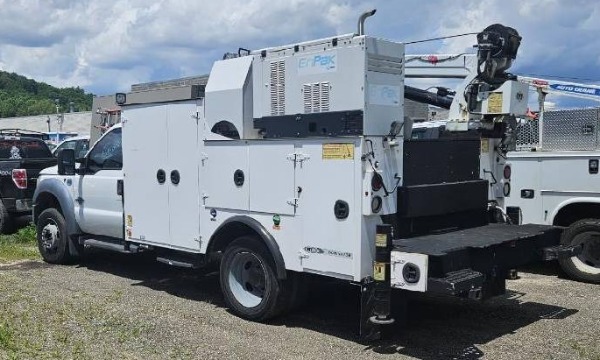 service truck USED 2016 Ford F550 4x4 Service Truck