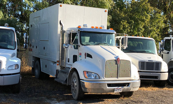 enclosed-lube-truck