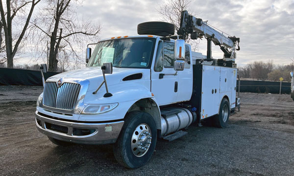 used 2013 international service truck for sale