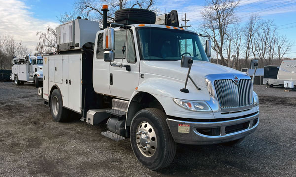 used 2013 international service truck for sale
