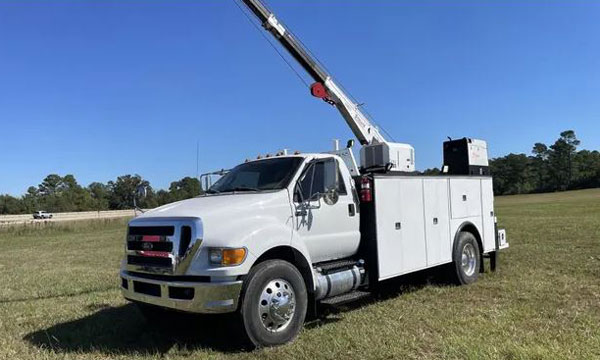 service truck USED 2013 F750 Service Truck