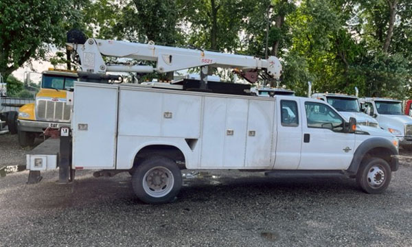 service truck USED 2012 F550 Ext Cab Service Truck